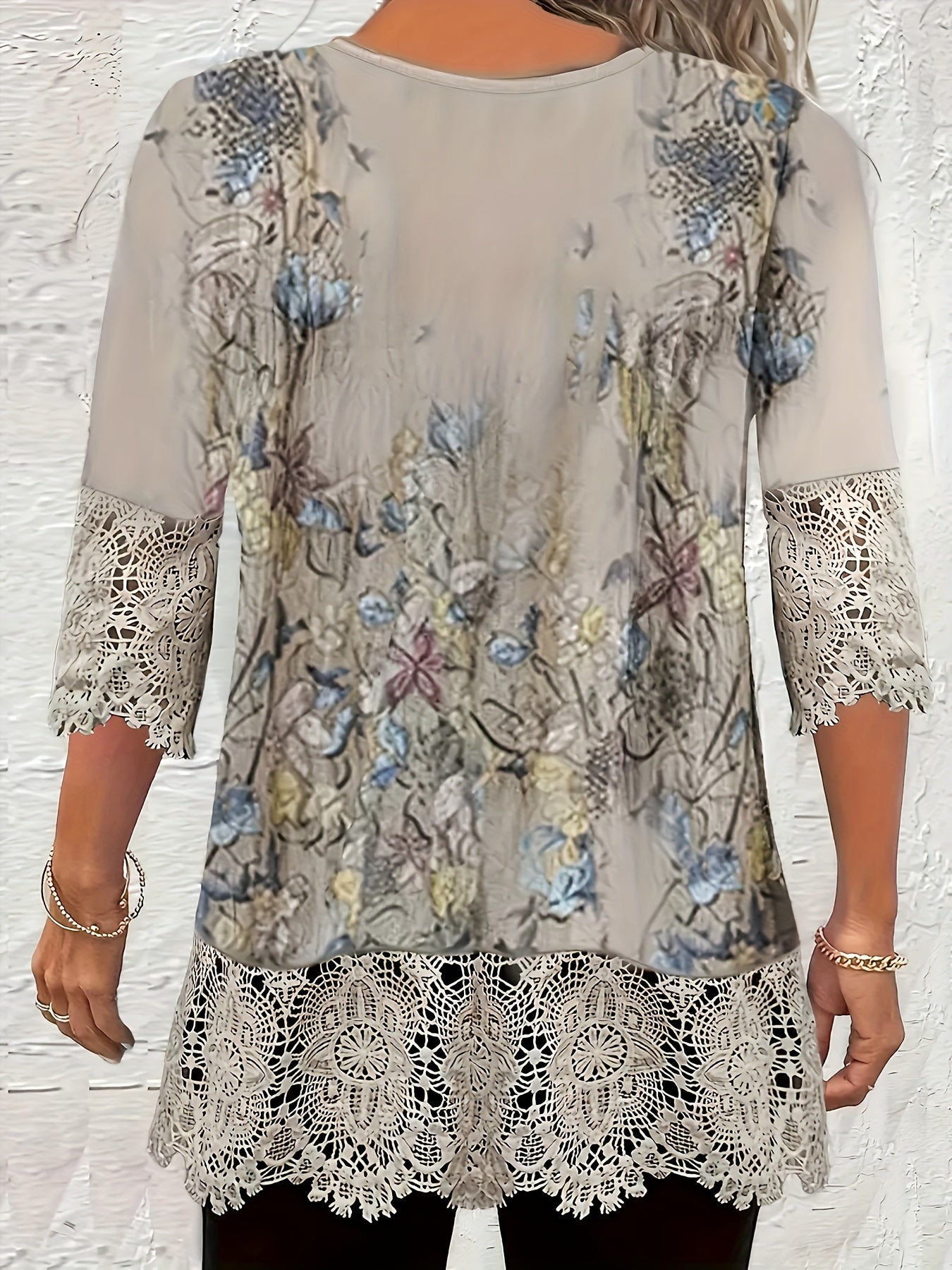 ISADORA™ | Plus-Size Floral & Lace Patchwork Tee