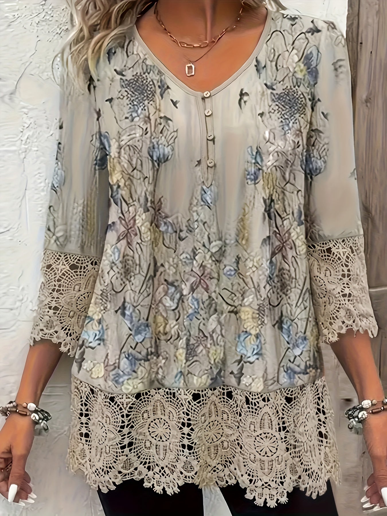 ISADORA™ | Plus-Size Floral & Lace Patchwork Tee