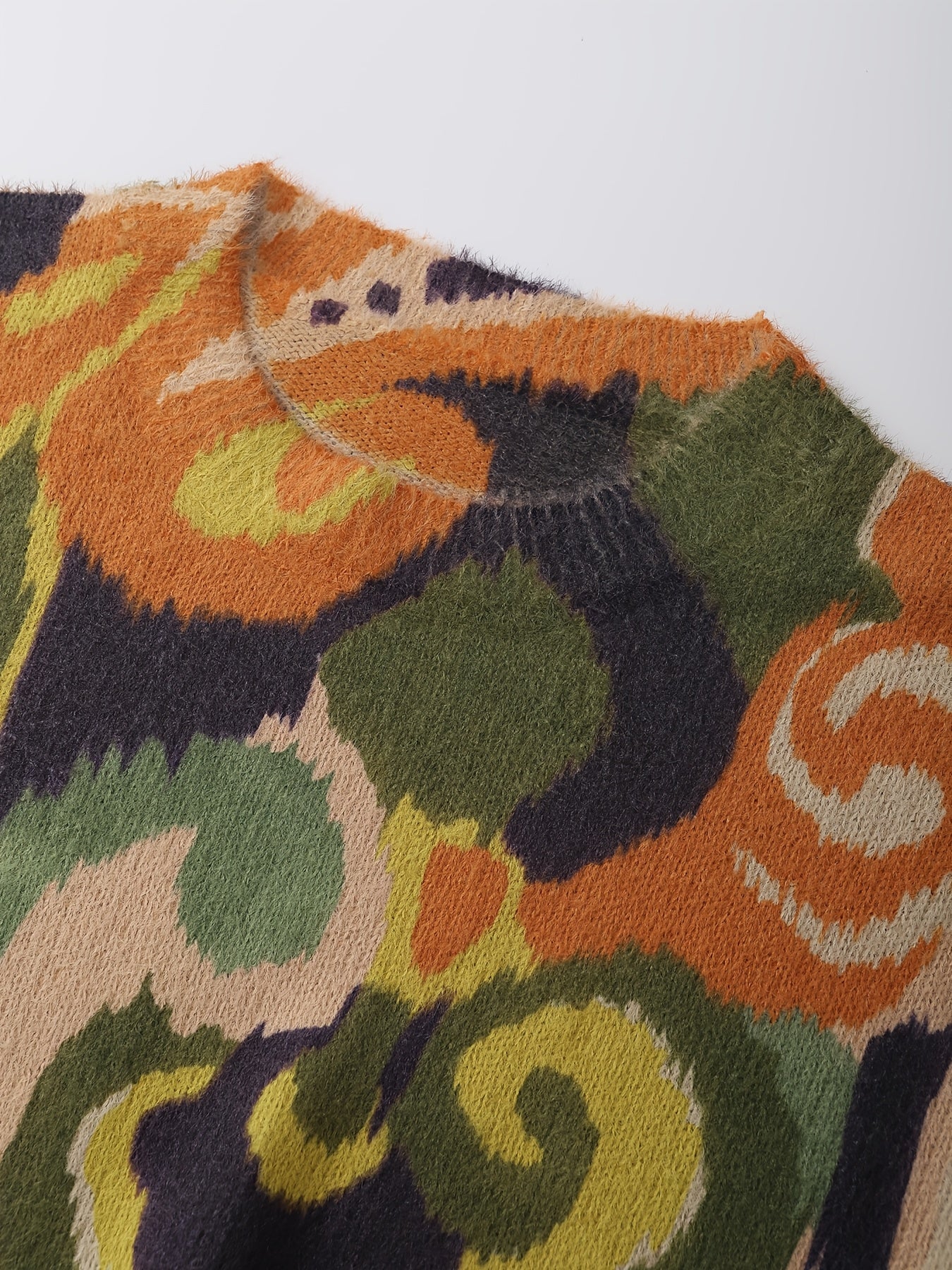 HEARTLY™ | Cozy Fleece Crewneck Heart‑Pattern Sweatshirt